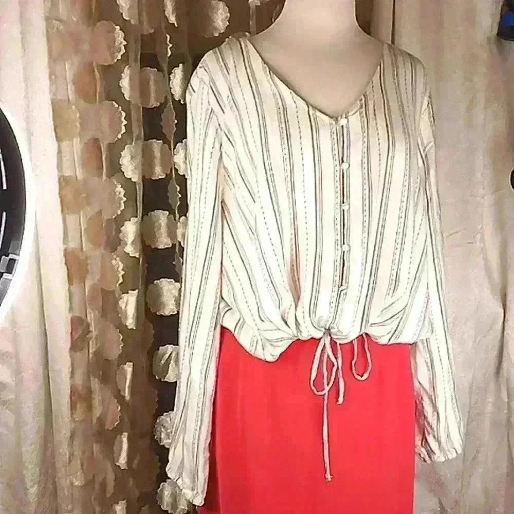 Women's Striped V-Neck Button-Up Blouse